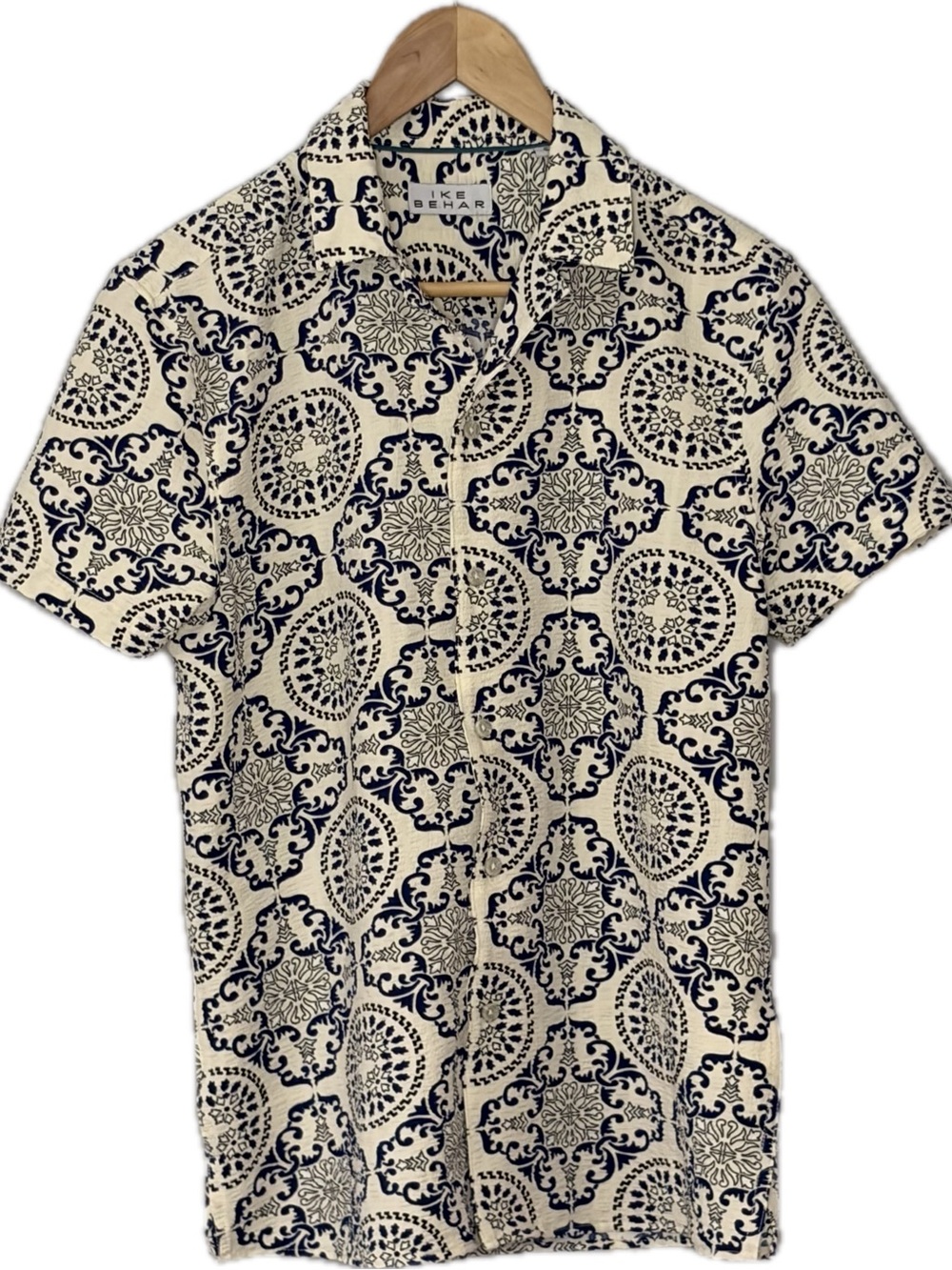 Ike Behar Men’s Button Front Shirt Blue White Medallion Print Resort